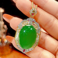 Grüner Chalcedon Anhänger mit Chopin Kette